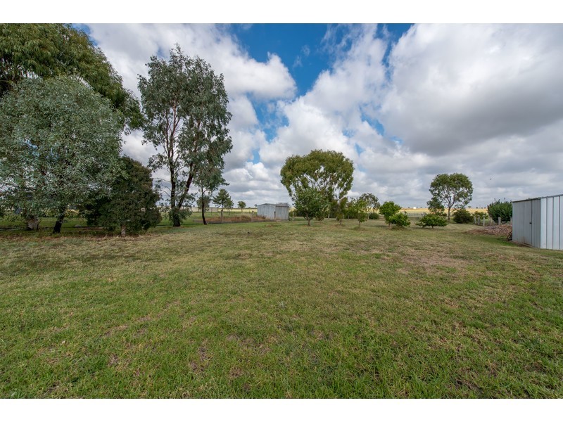 10 Sinclair Street, Wyreema QLD 4352