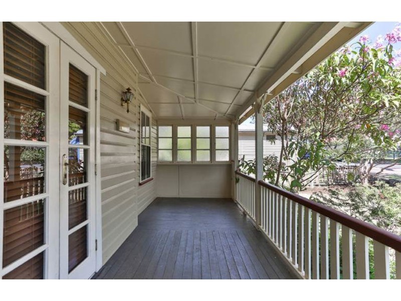 25 Albert Street, Newtown QLD 4350