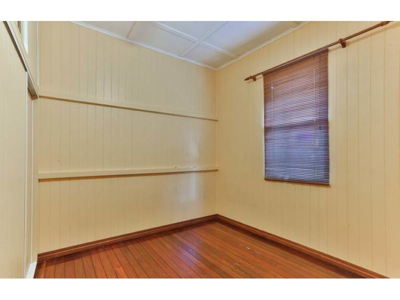 25 Albert Street, Newtown QLD 4350