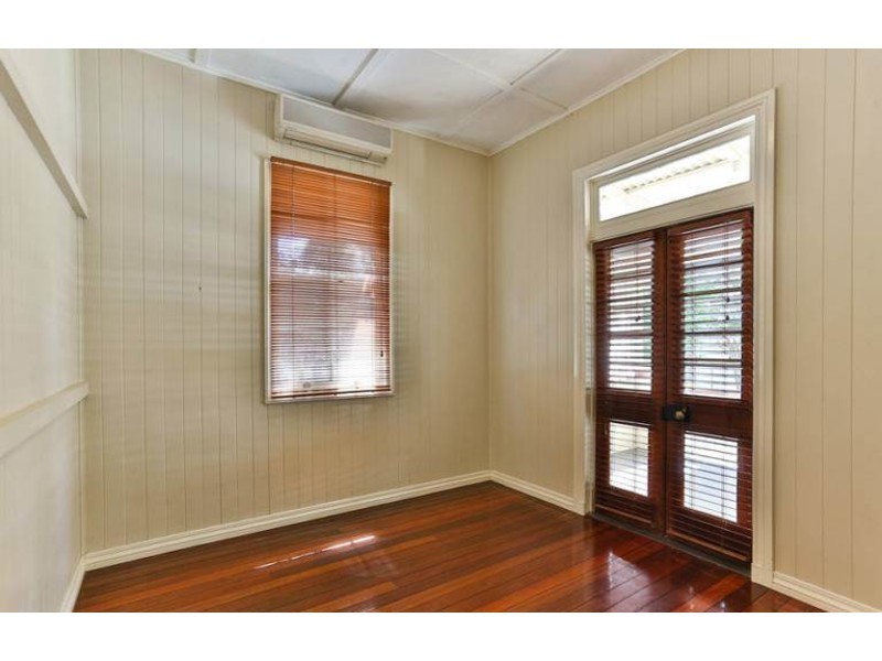 25 Albert Street, Newtown QLD 4350