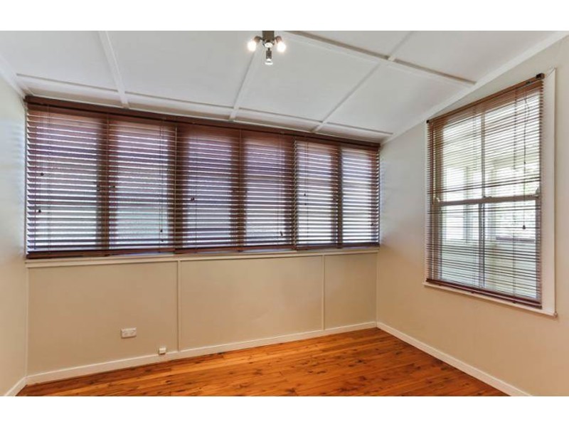 25 Albert Street, Newtown QLD 4350