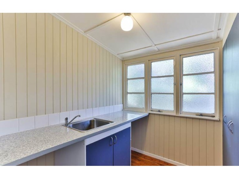 25 Albert Street, Newtown QLD 4350