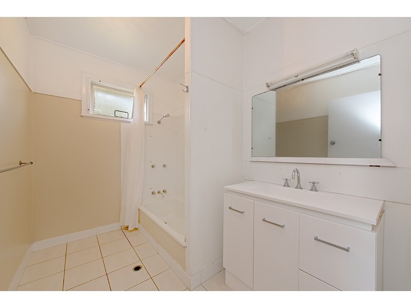 1 Queen Street, Kingsthorpe QLD 4400