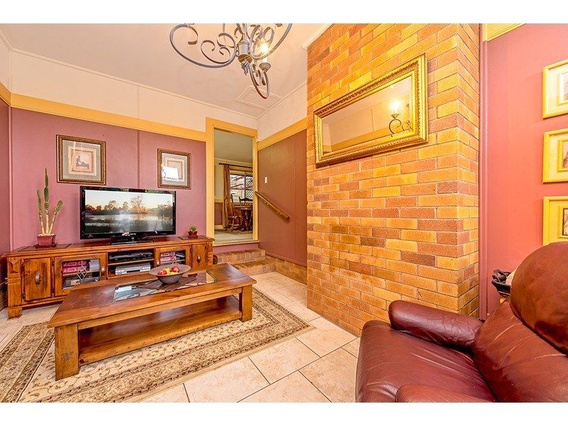 10 Merryl Street, South Toowoomba QLD 4350