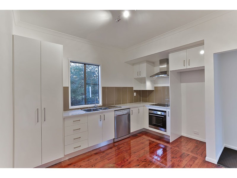 66 Gordon Avenue, Newtown QLD 4350