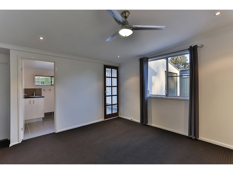 66 Gordon Avenue, Newtown QLD 4350