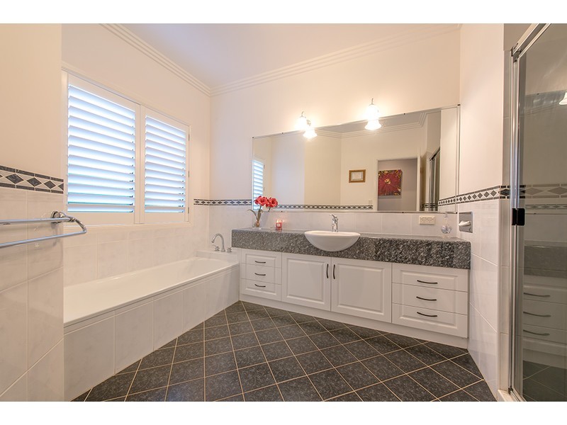 127 Reis Road, Highfields QLD 4352