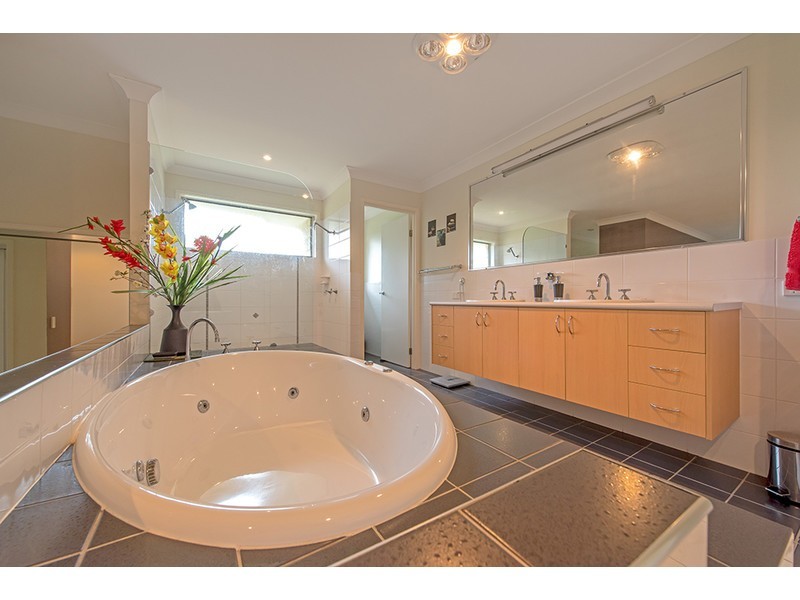 17-19 Sovereign Street, Karalee QLD 4306