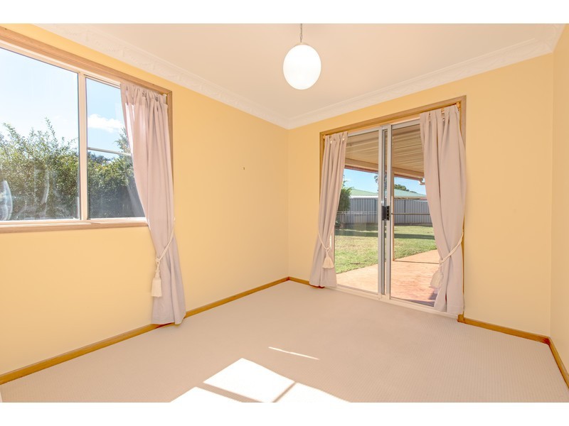 2 Silver Gum Court, Glenvale QLD 4350