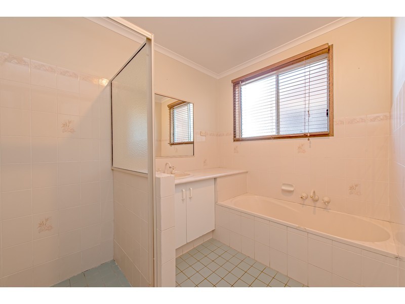 2 Silver Gum Court, Glenvale QLD 4350