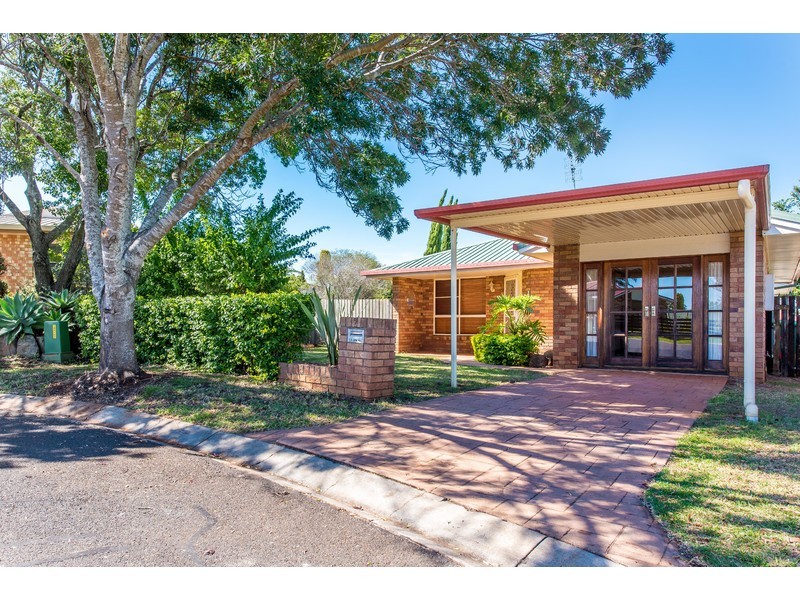 2 Silver Gum Court, Glenvale QLD 4350