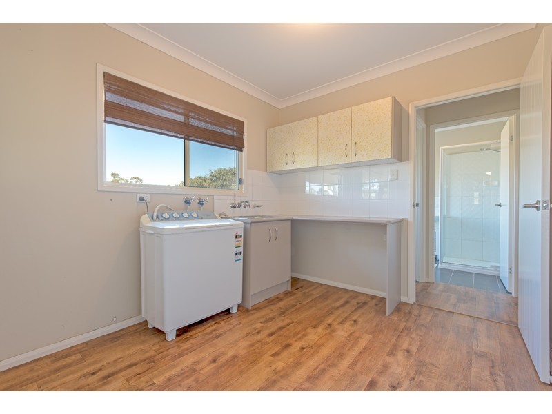 15 Racecourse Road, Oakey QLD 4401