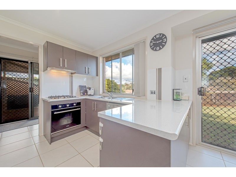 6 Miranda Drive, Wilsonton Heights QLD 4350