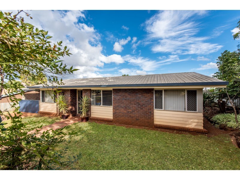 6 Miranda Drive, Wilsonton Heights QLD 4350