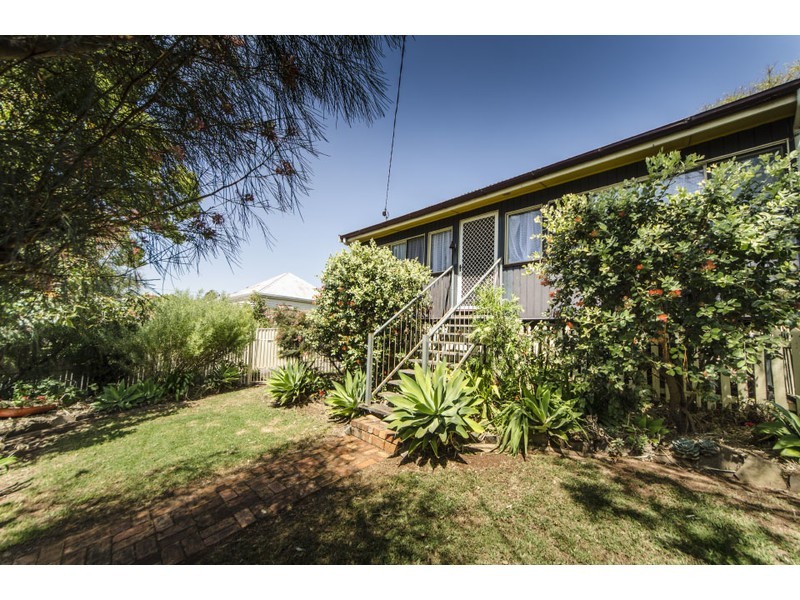 36 Christmas Street, North Toowoomba QLD 4350