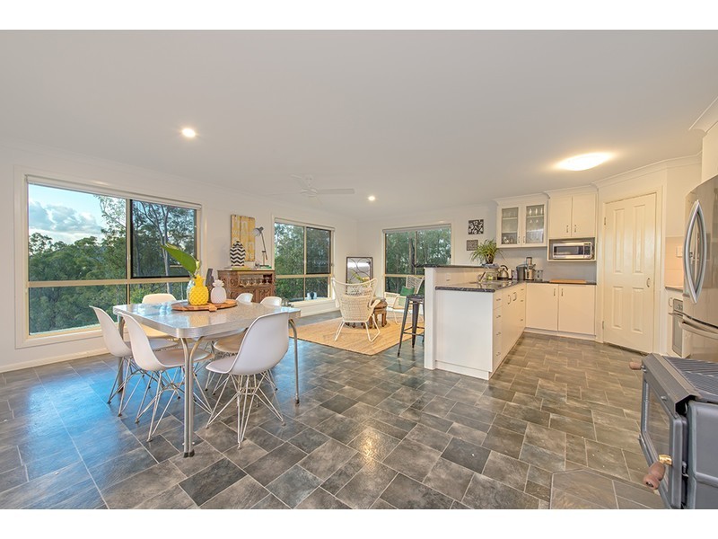 916 Blanchview Road, Silver Ridge QLD 4352