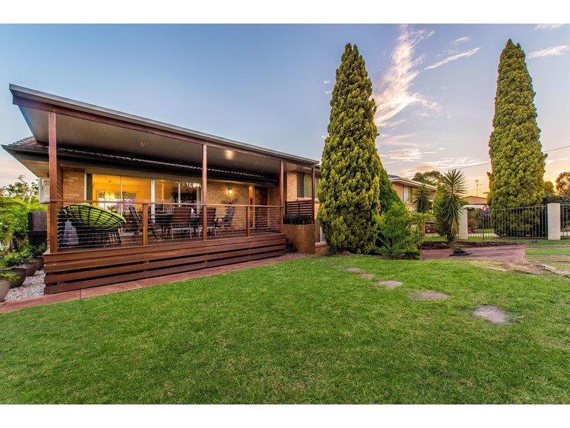 8 Geoffrey Street, Mount Lofty QLD 4350
