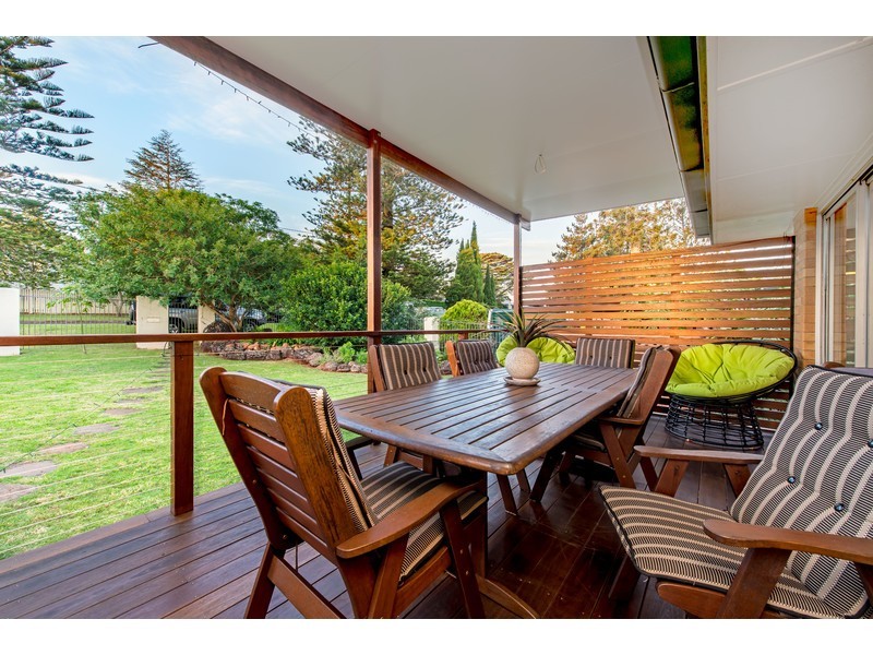 8 Geoffrey Street, Mount Lofty QLD 4350