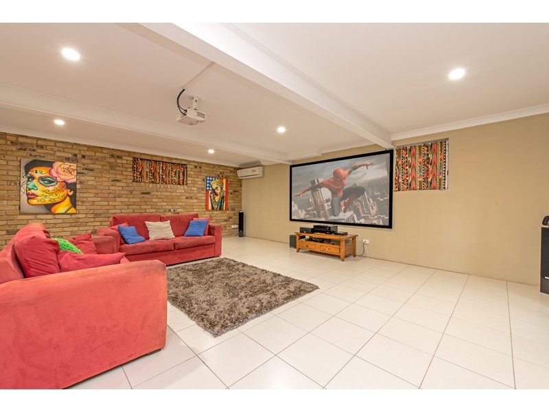 8 Geoffrey Street, Mount Lofty QLD 4350