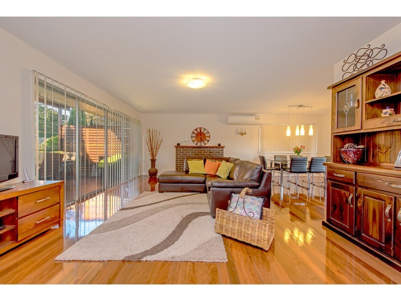 8 Geoffrey Street, Mount Lofty QLD 4350
