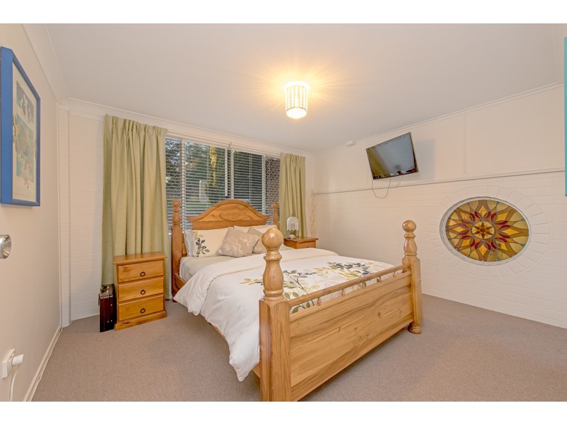 8 Geoffrey Street, Mount Lofty QLD 4350