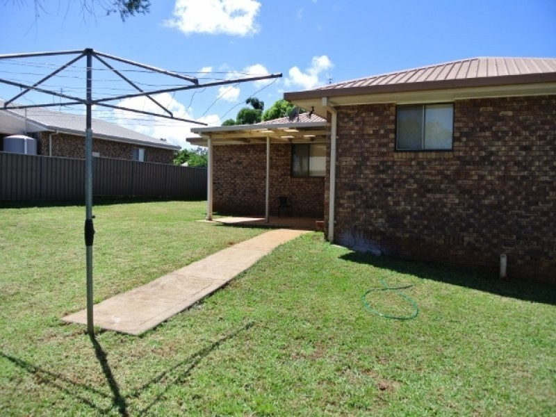11 Black Court, Wilsonton QLD 4350