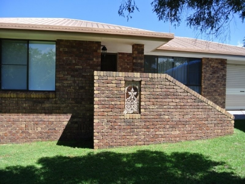 11 Black Court, Wilsonton QLD 4350