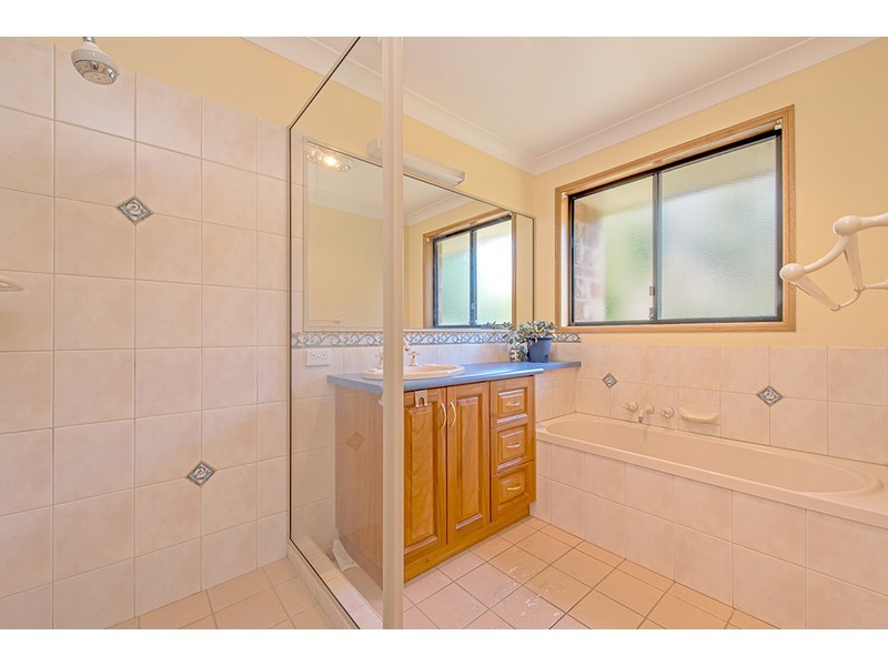 6 Amy Court, Westbrook QLD 4350