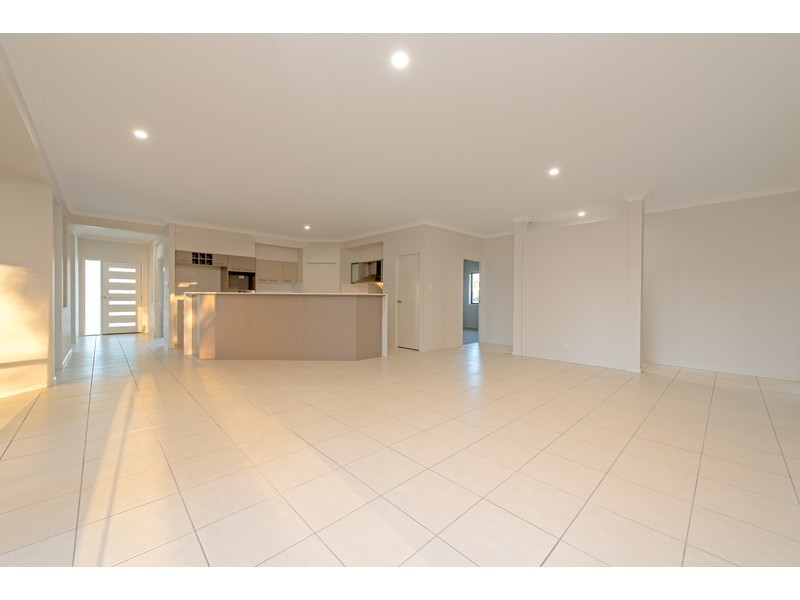 17 Kimdonn Drive, Withcott QLD 4352