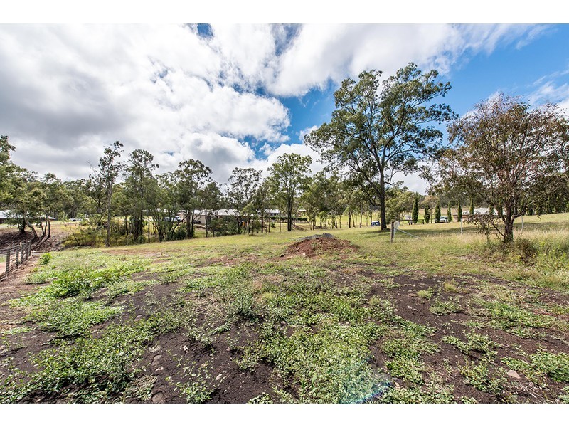 13 Acacia Avenue, Top Camp QLD 4350