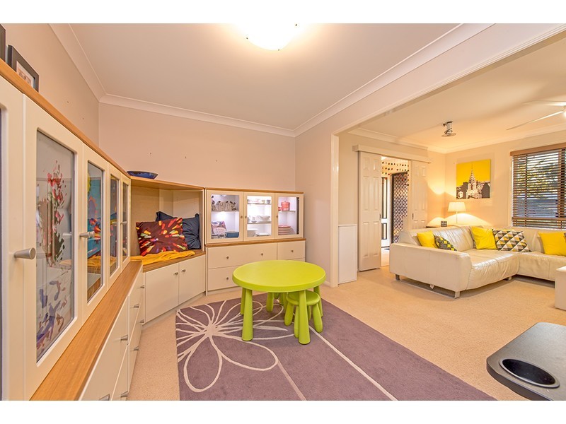 12 Chelwyn Street, Middle Ridge QLD 4350