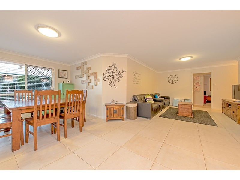 12 Chelwyn Street, Middle Ridge QLD 4350