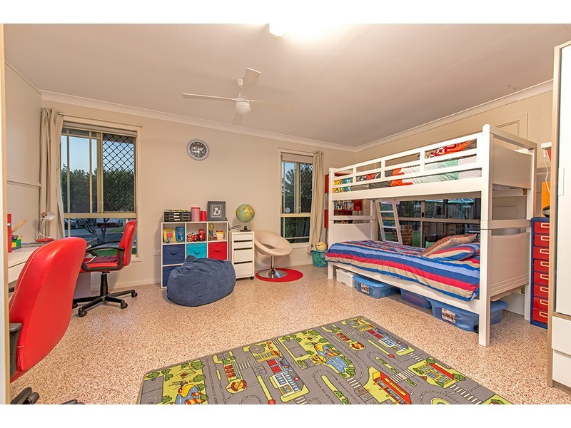 12 Chelwyn Street, Middle Ridge QLD 4350
