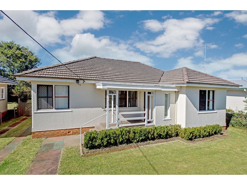 10 Rosina Street, Newtown QLD 4350