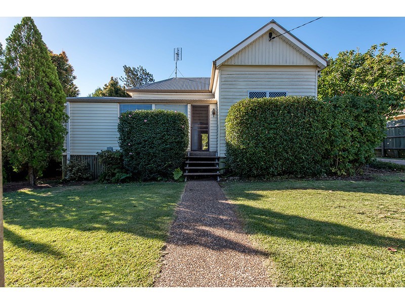267 Alderley Street, Centenary Heights QLD 4350
