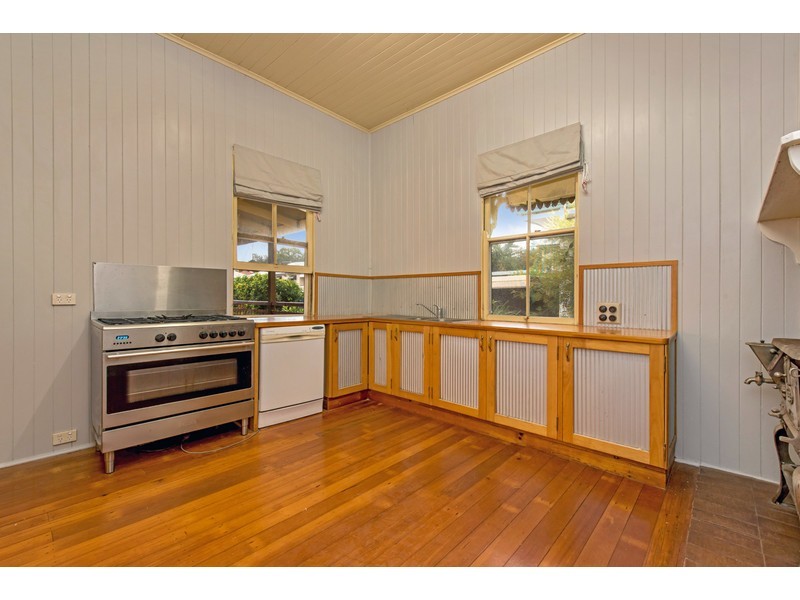 7 Cooper Street, South Toowoomba QLD 4350