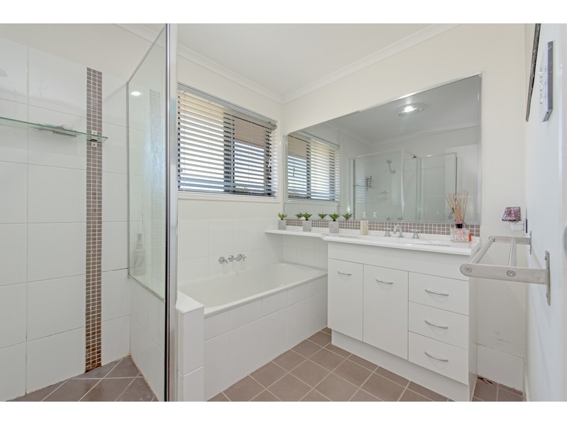 20 Tennyson Court, Westbrook QLD 4350