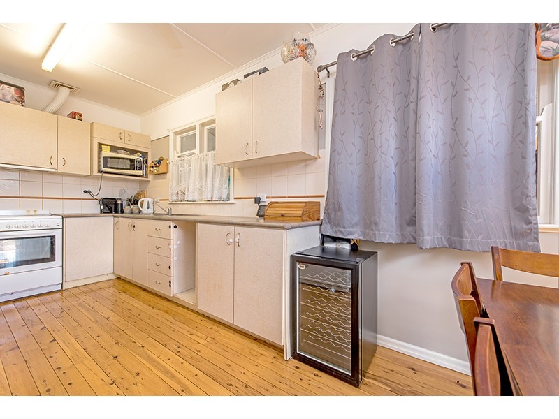 28 Buckland Street, Harristown QLD 4350