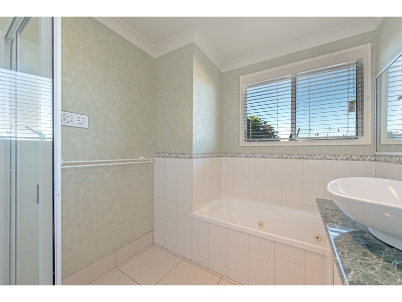 7 Fern Drive, Kearneys Spring QLD 4350