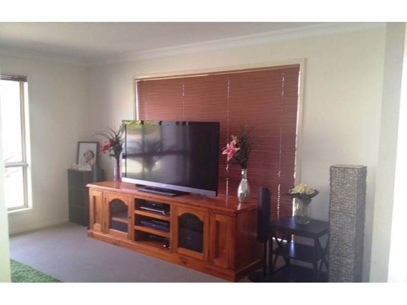 1 Comet Close, Glenvale QLD 4350