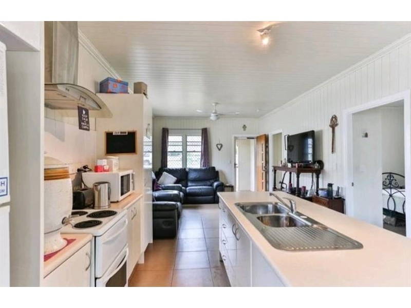 15 Park Street, Wilsonton QLD 4350
