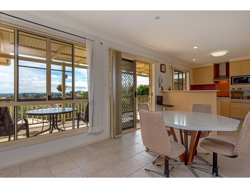 39 Dalzell Crescent, Darling Heights QLD 4350