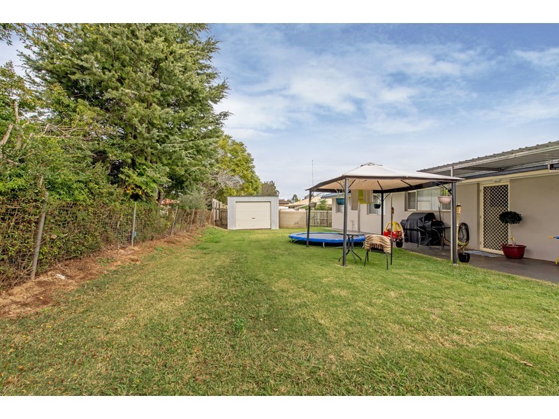 4 Gunn Street, Kearneys Spring QLD 4350