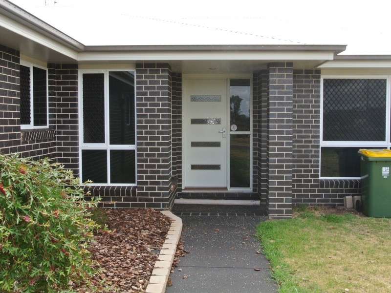 35 Berghofer Drive, Oakey QLD 4401