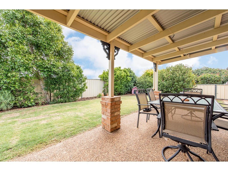 2 Keats Court, Westbrook QLD 4350