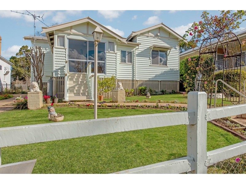 136 Perth Street, South Toowoomba QLD 4350