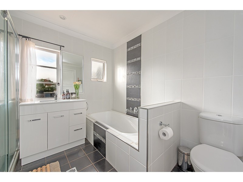 22 Clairmont Street, Newtown QLD 4350