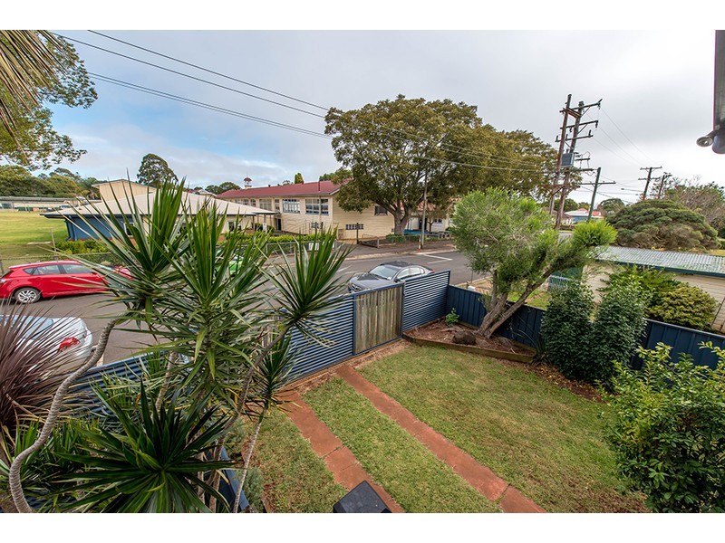 22 Clairmont Street, Newtown QLD 4350