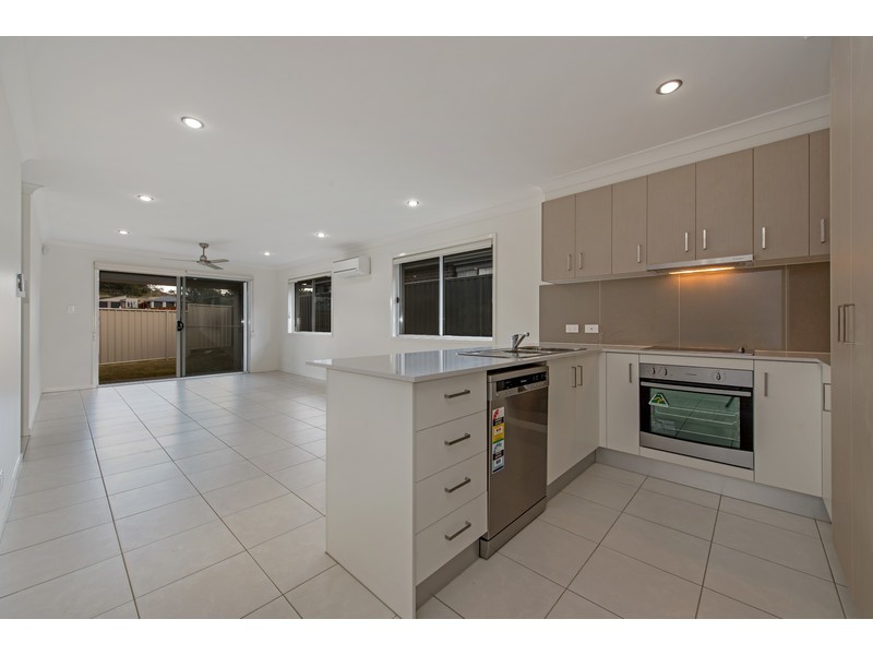 2/1 Barron Lane, Glenvale QLD 4350