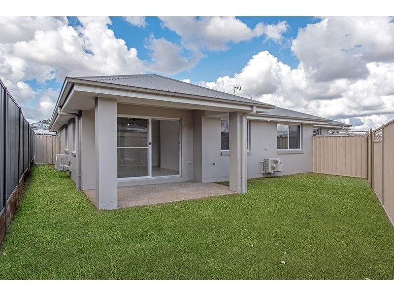2/1 Barron Lane, Glenvale QLD 4350
